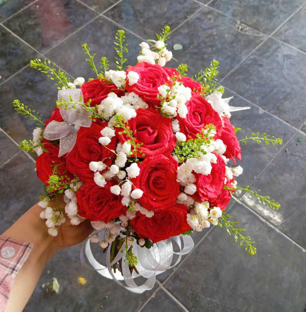 Bó Hoa Cưới Tone Đỏ Quyến Rũ