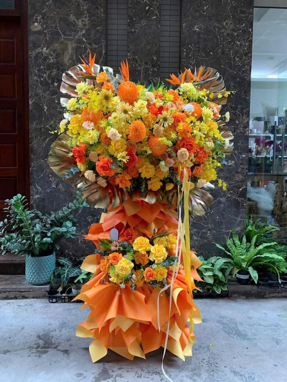 Kệ Hoa Khai Trương Tone Trắng Tinh Khôi