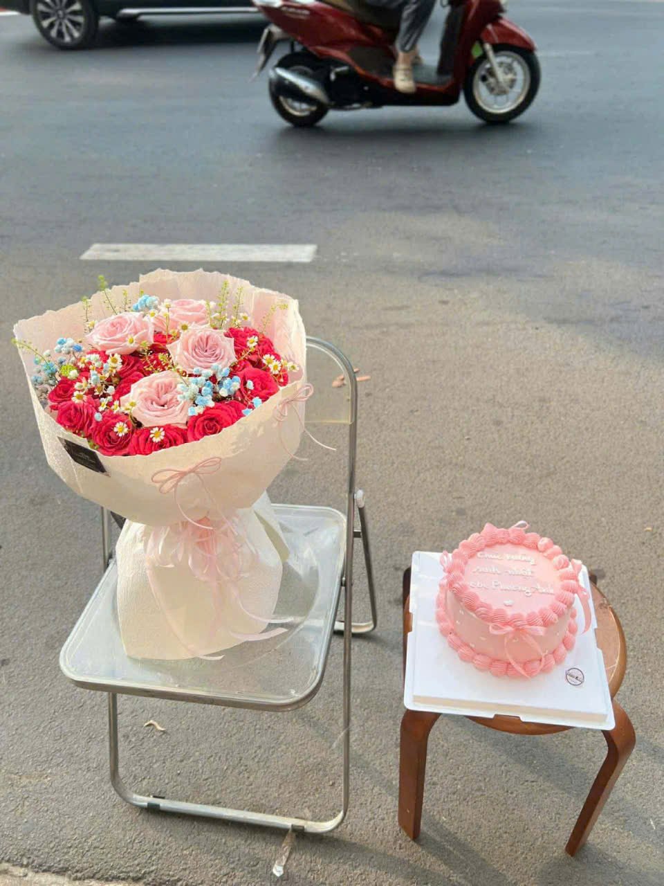 Bó/Giỏ Hoa Sinh Nhật Tone Đỏ Quyến Rũ